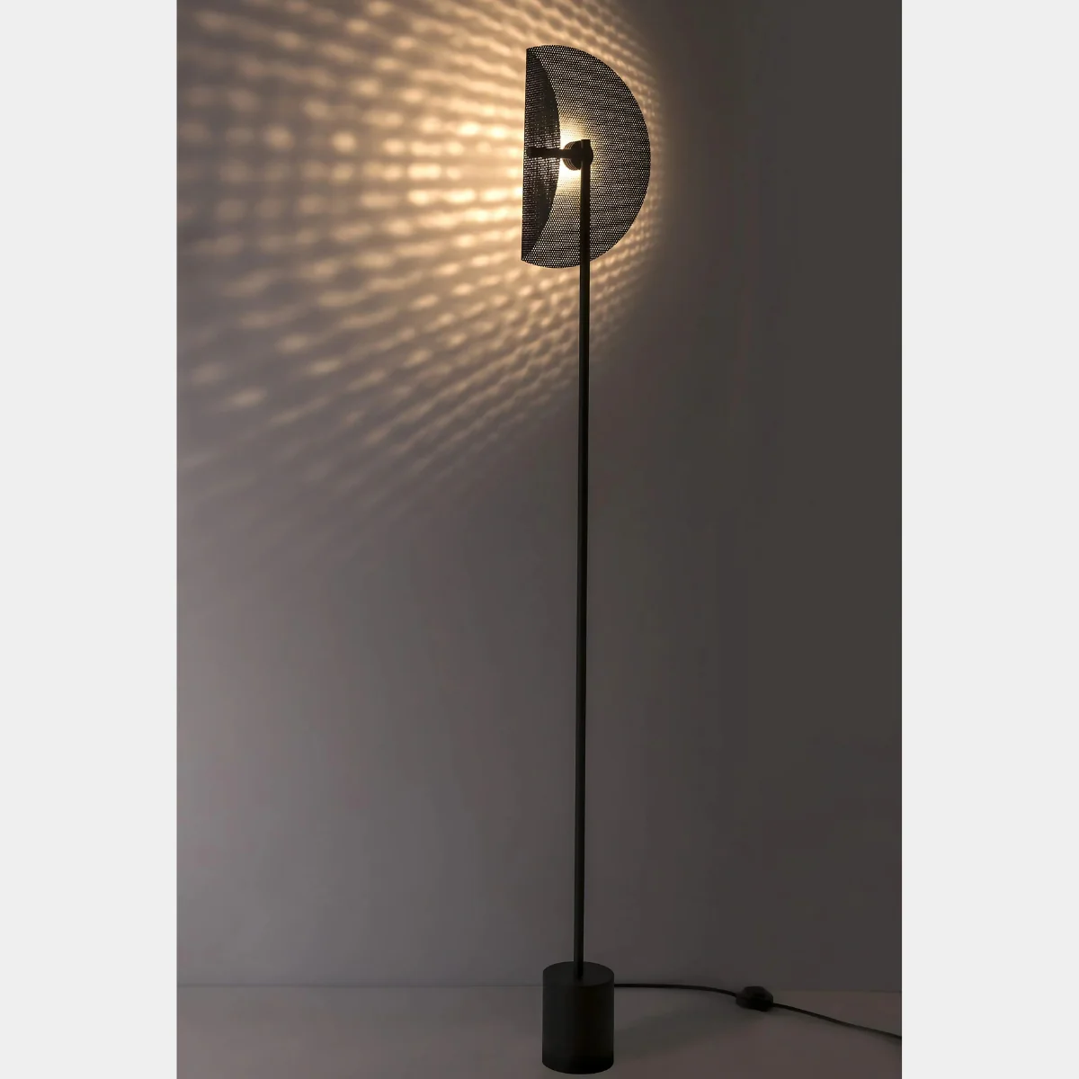 Luminária Noventa De Piso